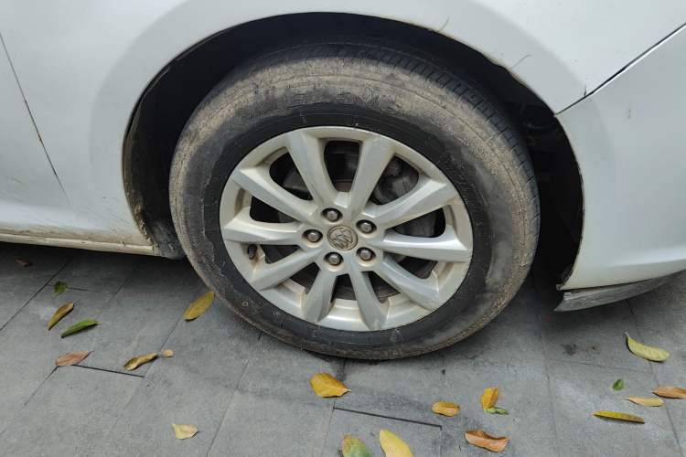 Used Buick GT 2013 GT 1.6L Automatic Fashion Edition Right Front Wheel Hub