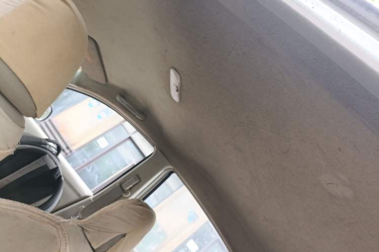 Used Nissan Sunny 2011 1.5XE Manual Comfort Edition Headliner