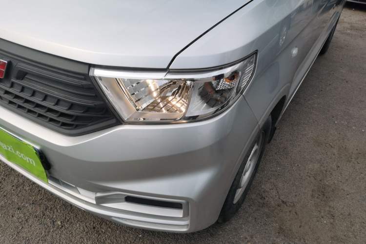Used Wuling Hongguang V 2022 1.5L Jingqu Edition Electric-Assist LAR Left Front Headlight