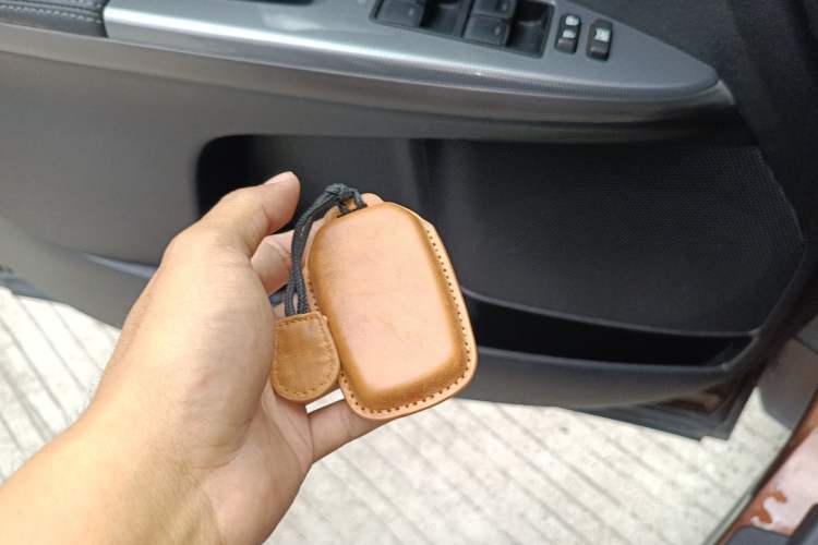 Used Toyota Venza 2013 2.7L Two-Wheel-Drive Luxury Edition Vehicle Key