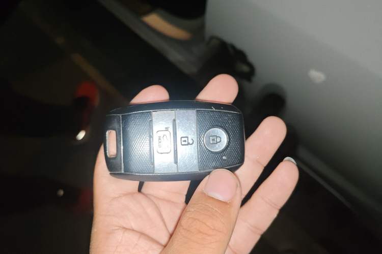 Used Kia K3 2015 1.6L Automatic GLS Vehicle Key