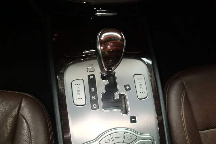 Used Hyundai Genesis 2012 3.0L GDI Luxury Edition