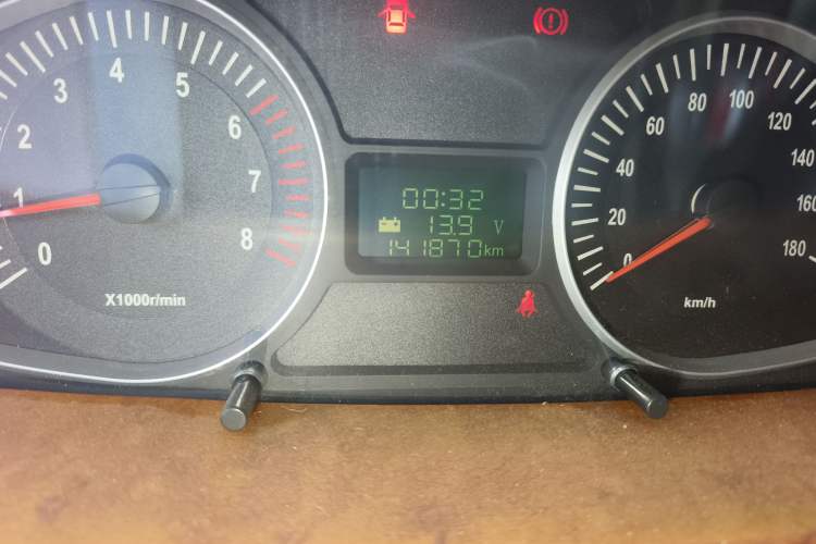 Used JAC Group Refine 2011 2.4L Colorful Journey Gasoline Standard Edition HFC4GA1-C
