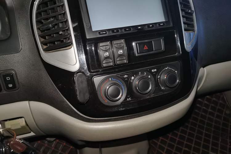 Used FORTHING Lingzhi 2016 M3 1.6L 7-Seater Comfort Model China IV Standard