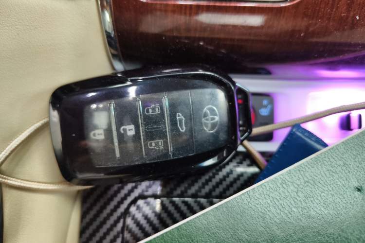 Used Toyota Alphard 2015 3.5L Luxury Edition Vehicle Key