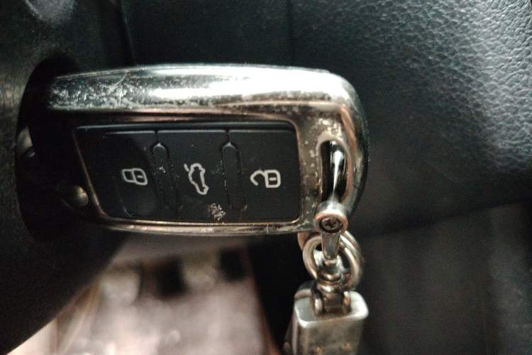 Used Volkswagen Polo 2016 1.4L Manual Fashion Model Vehicle Key