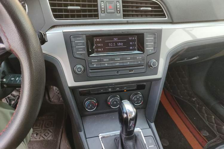 Used Volkswagen Lamando 2015 230TSI DSG Fashion Edition
