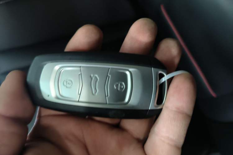 Used Geely Auto Emgrand X7 Sport 2020 1.8TD DCT Two-Wheel Drive Smart Connect 4G-Enabled Version