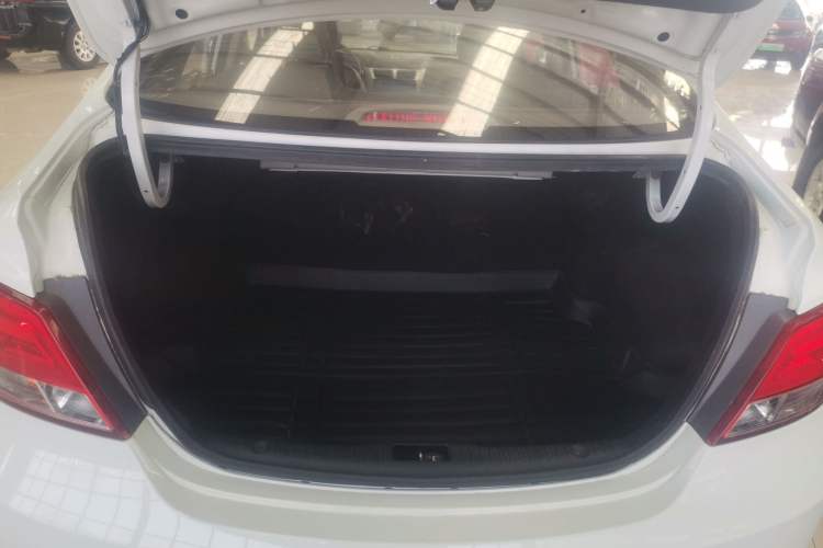 Used Hyundai Verna (older generation) 2014 1.4L Manual Smart GLS Trim