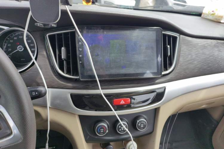 Used Baojun 730 2016 1.5T Manual Standard Version 7 Seats Audio And AC Panel