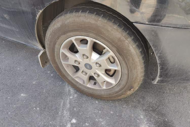 Used Ford Transit 2017 2.0T Gasoline Multi-Purpose Commercial Vehicle Mid-Drive Mid-Roof China V Standard
