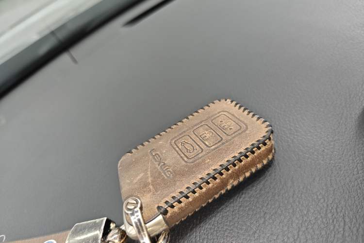 Used Lexus ES 2015 300h Comfort Edition
