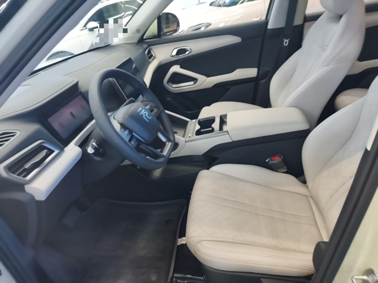 BYD Yuan UP 2025 Model 301KM Leading Version — снимка 19