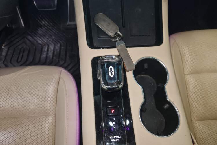 Used Hima AITO M5 2023 Extended-Range Four-Wheel Drive Intelligent Driving Version Gear Lever