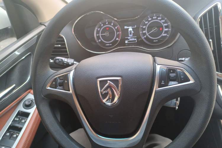 Used Baojun 560 2016 1.5T Manual Elite Edition
