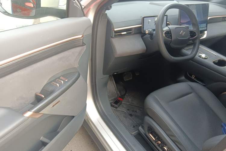 Used Dongfeng eπ eπ008 2024 210Max Range-Extended Version 6 Seats