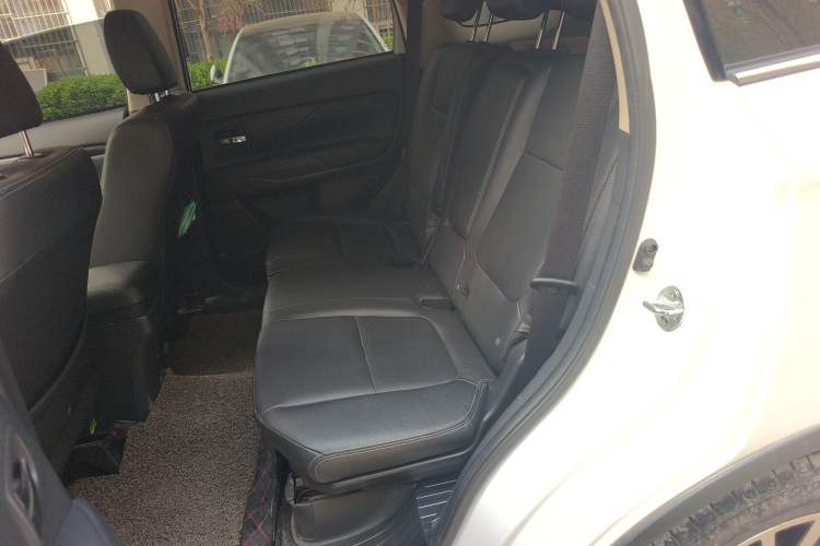 Used Mitsubishi Outlander 2018 2.4L 4x4 Elite Edition 5 Seats