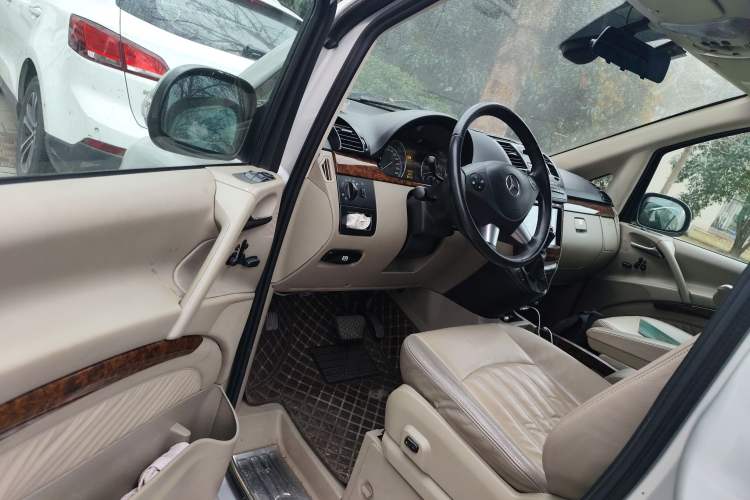 Used Mercedes-Benz Viano 2011 2.5L Limited Edition Driver Seat