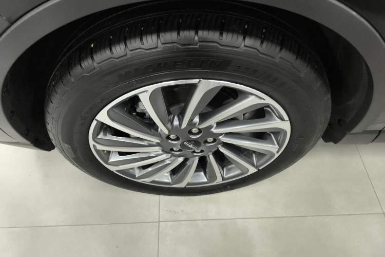 Used Lincoln Corsair 2023 2.0T Two-Wheel-Drive Luxury Edition Left Front Wheel Hub