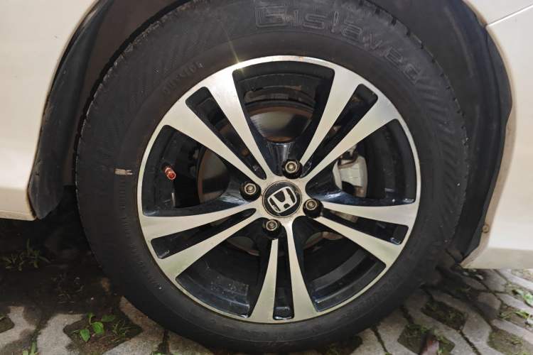 Used Honda Greiz 2016 1.5L CVT Classic Edition Right Front Wheel Hub