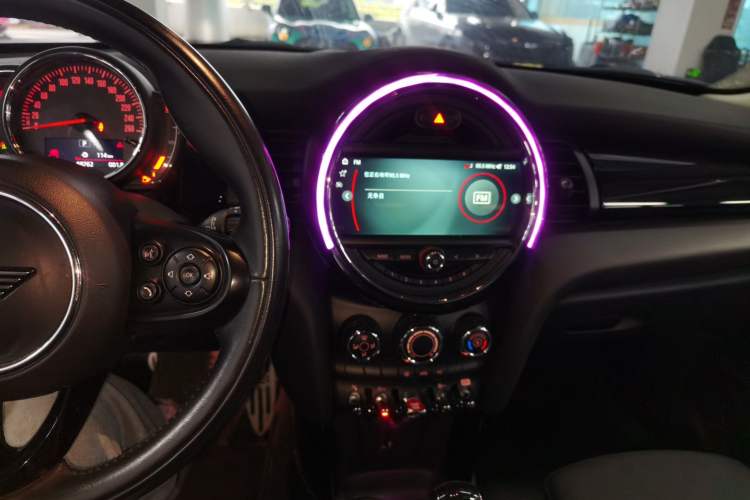 Used MINI 2018 1.5T COOPER Classic Edition Audio And AC Panel