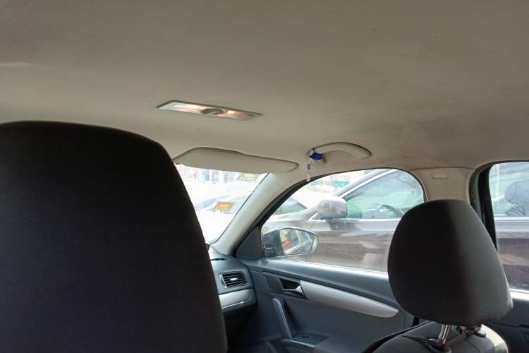 Used Volkswagen Lavida 2013 1.6L Manual Fashion Edition Headliner