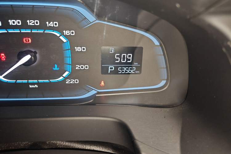 Used Roewe 360 2015 1.5L Automatic Luxury Edition Odometer Close Up