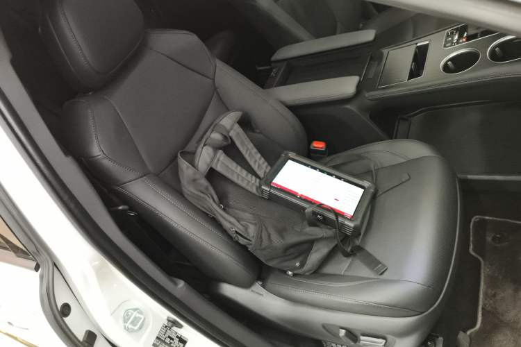 Used Toyota SIENNA 2024 2.5L Hybrid Four-Wheel Drive Prestige Edition Right Front Seat