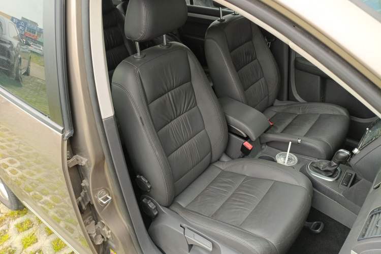 Used Volkswagen Touran 2015 1.4T DSG Comfort Edition 5 Seats