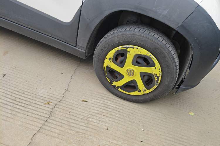 Used Baojun E100 2019 250KM Smart Drive Edition Right Front Wheel Hub