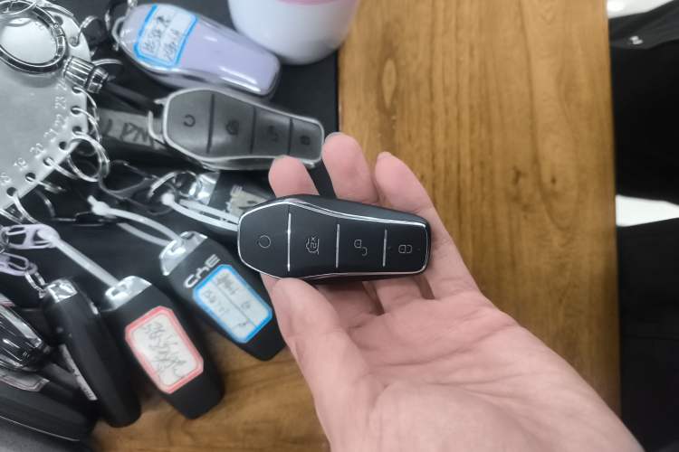 Used BYD Han 2025 DM-i Intelligent Driving Edition 125KM Prestige Model
