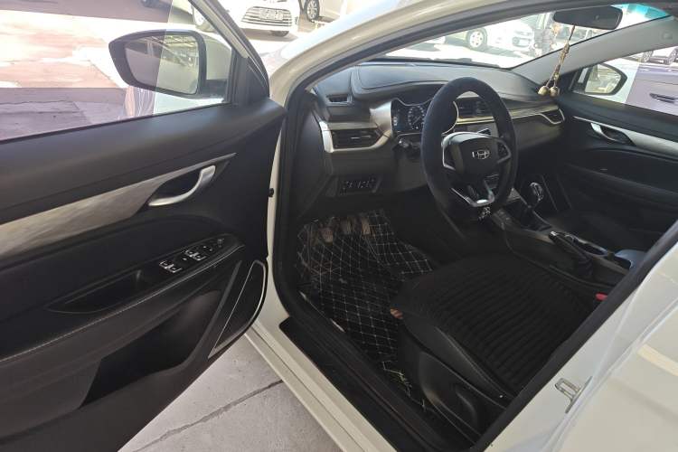 Used Geely Auto Emgrand 2019 Leading Edition 1.5L Manual Luxury Model China VI Standard
