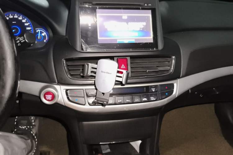 Used Honda Crosstour 2016 2.4L Luxury Edition Audio And AC Panel