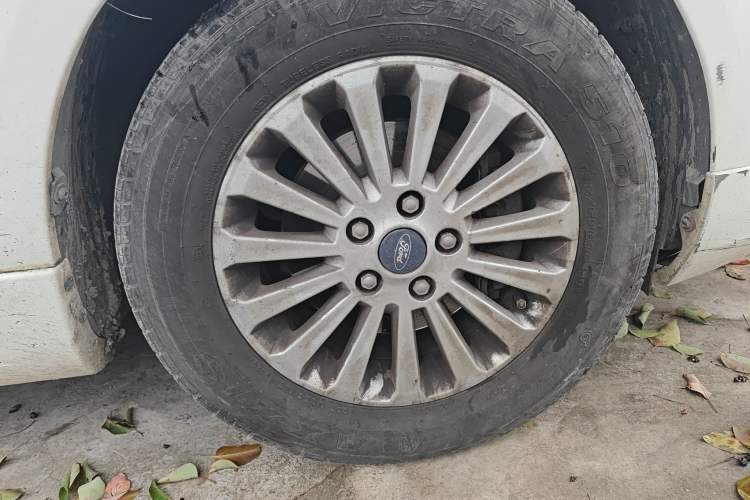 Used Ford Focus 2013 Hatchback Classic 1.8L Manual Fashion Edition
