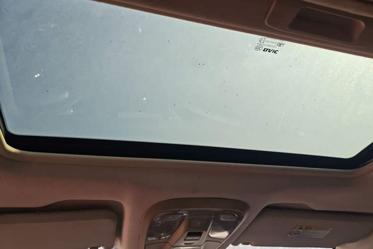 Used HYOSOW H3 2015 1.5L manual luxury version Headliner