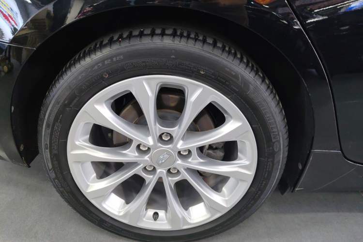 Used Cadillac CT5 2023 28T Luxury Edition (Standard Version) Right Rear Wheel Hub