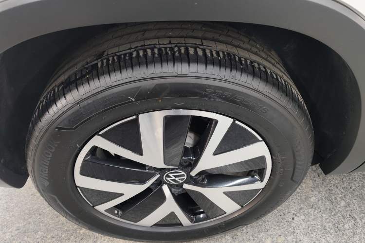 Used Volkswagen Tayron 2023 330TSI Two-Wheel-Drive Luxury Plus Advanced Version
