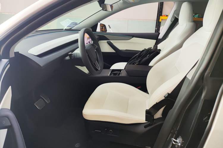 Used Tesla Model Y 2025 Long-Range All-Wheel Drive First Edition
