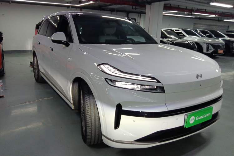 Used ONVO Luxeed L90 2025 Model—Ultra Six-Seater Version
