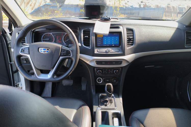 Used Geely Auto Vision 2016 1.5L Automatic Happiness Edition Center Console