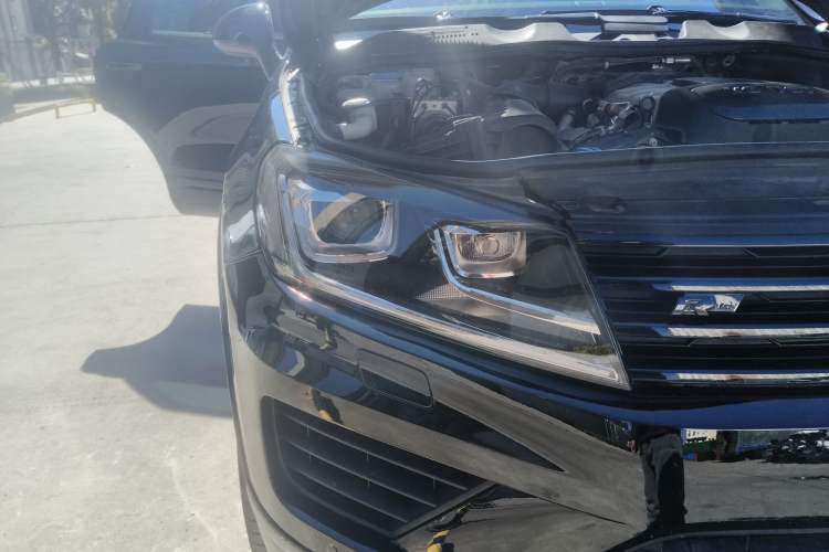 Used Volkswagen Touareg 2017 3.0 TSI Expedition Edition Right Front Headlight