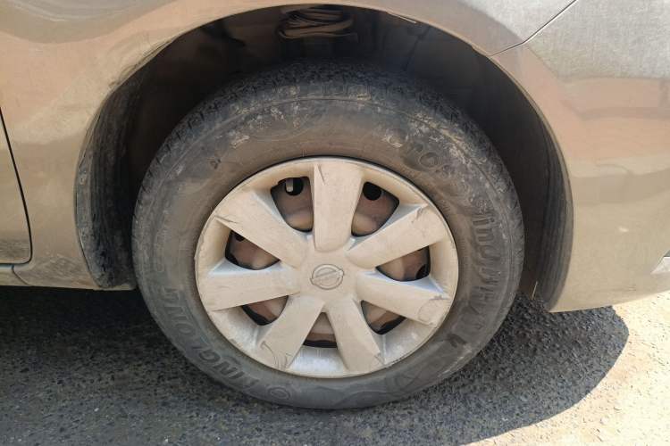 Used Nissan Sunny 2015 1.5XE CVT Elite Edition Right Front Wheel Hub