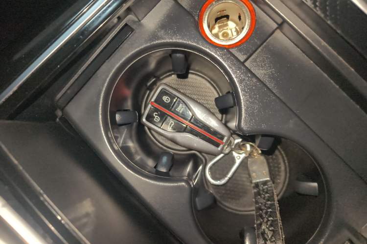 Used Hongqi HS5 2022 Revised Version 2.0T Smart Connect Flagship Edition