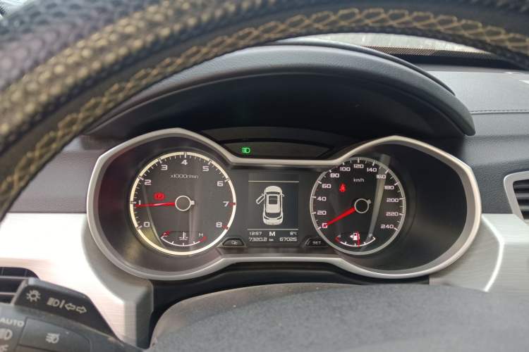 Used Geely Auto Emgrand X7 Sport 2018 2.0L Manual Two-Wheel Drive Zhiya Version
