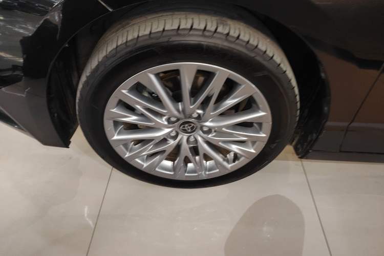 Used Toyota Avalon 2024 Dual-Motor 2.0L Luxury Edition
