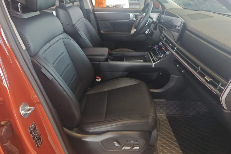 Used Hyundai Santa Fe 2024 2.0T Connoisseur Ultra Right Front Seat