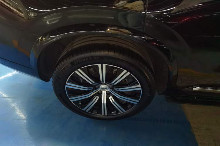 Used Volvo XC90 2023 B6 Zhiyi Luxury Edition 7-Seater Exterior 5