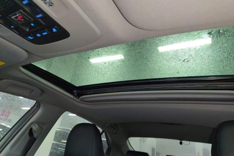 Used Toyota Camry 2021 2.0G Luxury Edition
