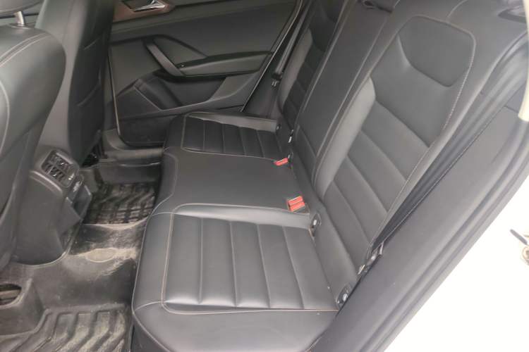 Used Volkswagen Tharu 2019 280TSI Two-Wheel Drive Luxury Edition China V Standard Left Rear Seat