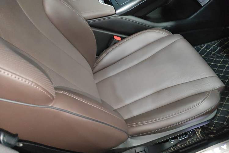 Used Wey Mocha 2021 2.0T Two-Wheel-Drive Ultra-Strong Version
